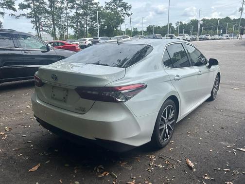 Wind Chill Pearl 2024 Toyota Camry Hybrid XLE