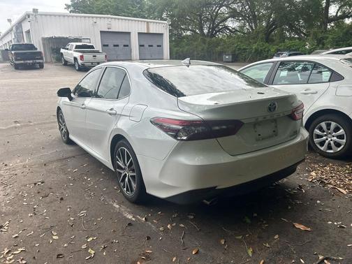 Wind Chill Pearl 2024 Toyota Camry Hybrid XLE