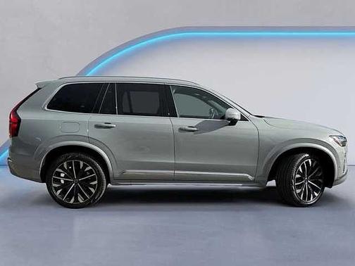 2025 Volvo XC90 Plus