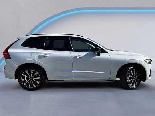 2025 Volvo XC60 Plus
