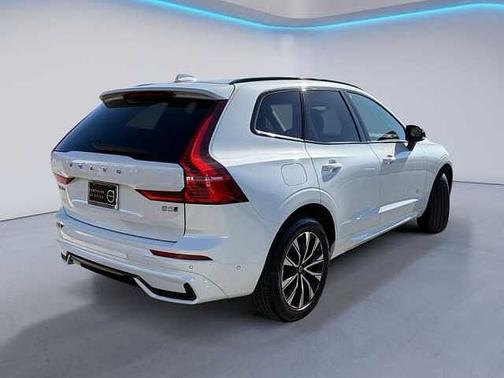 2025 Volvo XC60 Plus