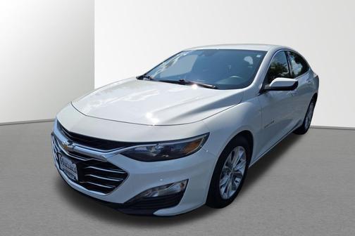 Summit White 2025 Chevrolet Malibu FWD 1LT