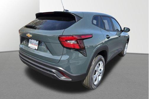 2025 Chevrolet Trax LS