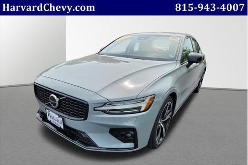 2024 Volvo S60 B5 Plus Dark Theme
