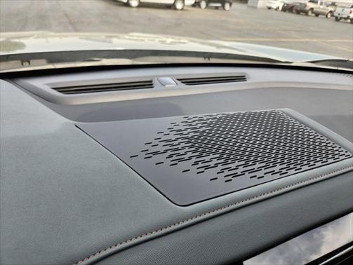2025 GMC Acadia AWD AT4