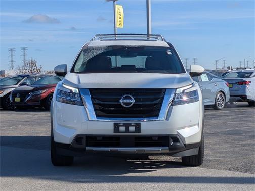 2024 Nissan Pathfinder Platinum