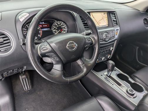 2020 Nissan Pathfinder SL