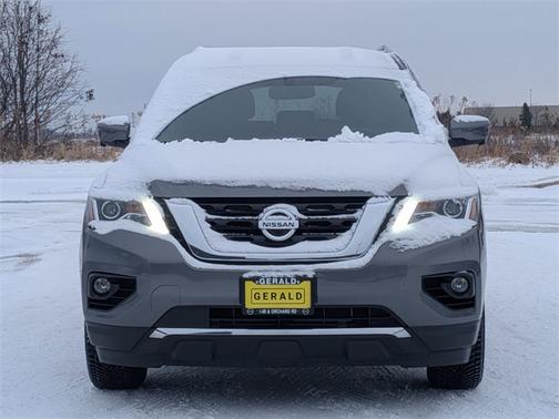 2020 Nissan Pathfinder SL