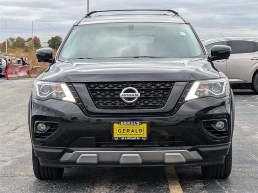 2020 Nissan Pathfinder SL