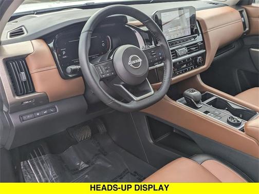 2023 Nissan Pathfinder Platinum