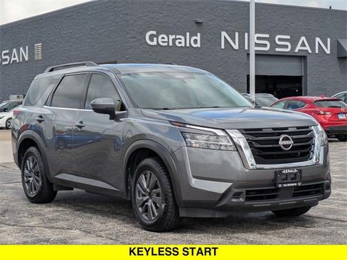 2022 Nissan Pathfinder SV