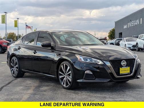 2022 Nissan Altima 2.5 SR