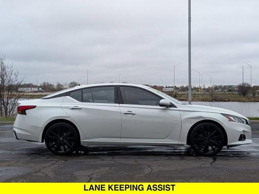 White 2020 Nissan Altima 2.5 SL