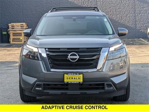 2024 Nissan Pathfinder SV
