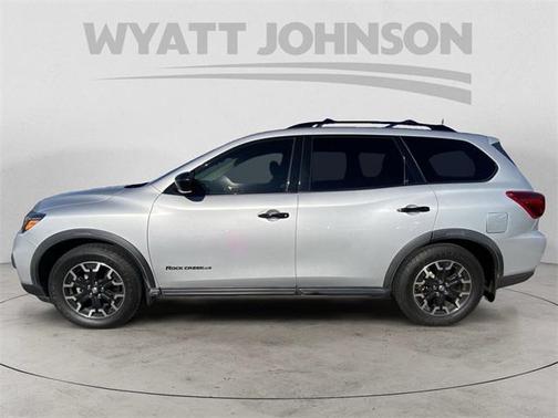 2020 Nissan Pathfinder SV