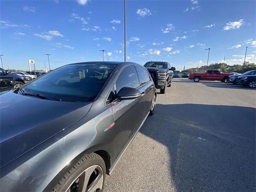 2015 Volkswagen Golf GTI 2.0T SE 4-Door