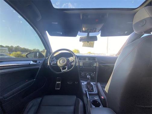 2015 Volkswagen Golf GTI 2.0T SE 4-Door