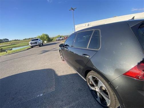 2015 Volkswagen Golf GTI 2.0T SE 4-Door