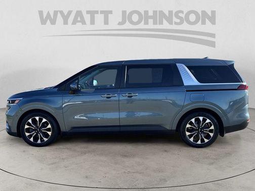 2024 Kia Carnival EX