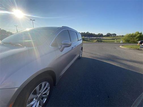 2018 Chrysler Pacifica Touring-L Plus