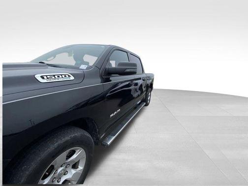 Diamond Black Crystal Pearlcoat 2023 RAM 1500 Big Horn/Lone Star