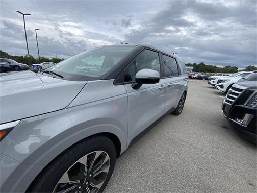 2024 Kia Carnival EX