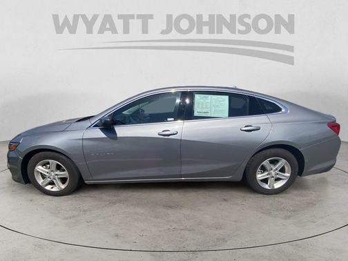 Sterling Gray Metallic 2023 Chevrolet Malibu FWD 1LT