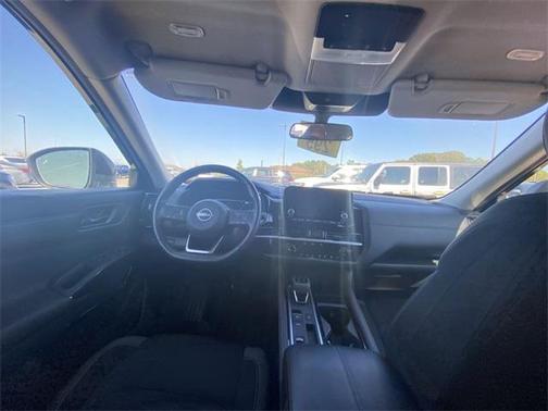 2025 Nissan Pathfinder SV FWD