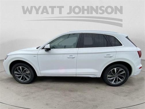 2022 Audi Q5 45 S line Premium Plus