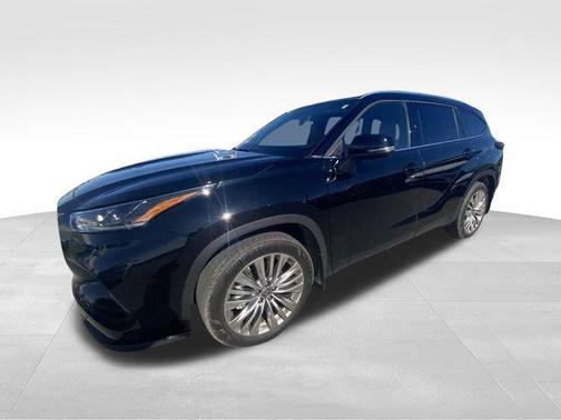 Midnight Black Metallic 2023 Toyota Highlander Platinum