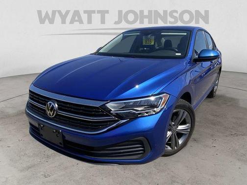 Platinum Gray Metallic 2024 Volkswagen Jetta 1.5T SE