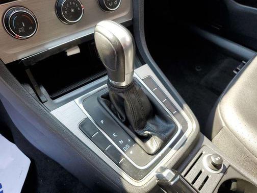 2015 Volkswagen Golf Auto TSI SE