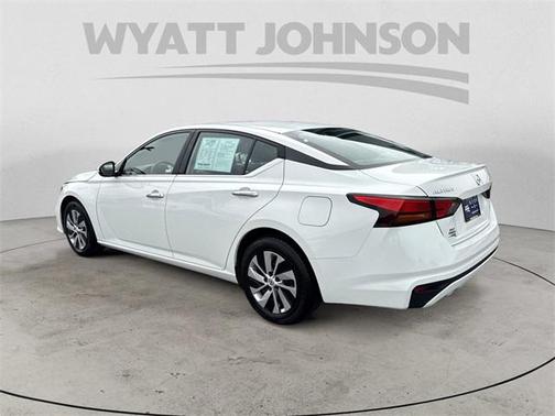 2022 Nissan Altima S FWD