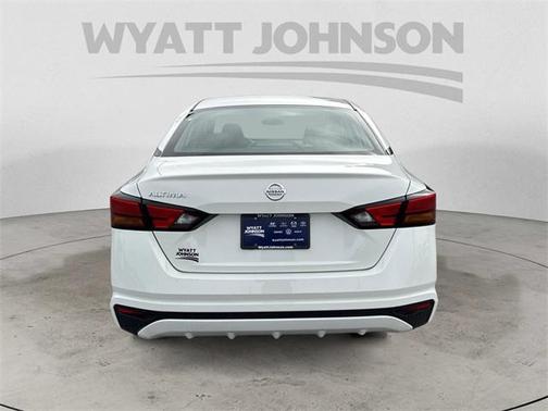 2022 Nissan Altima S FWD
