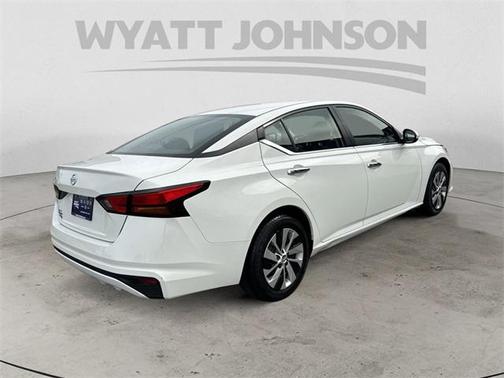 2022 Nissan Altima S FWD