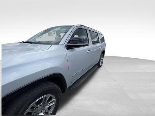 Silver Zynith 2023 Jeep Wagoneer Series I 4x4