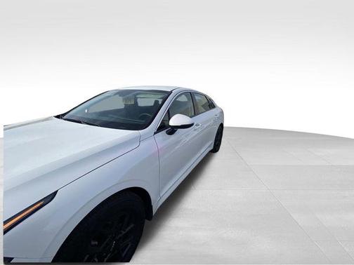 Snow White Pearl 2025 Kia K5 LXS