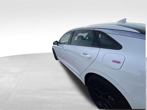 Snow White Pearl 2025 Kia K5 LXS