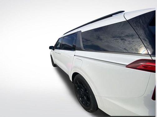 2025 Kia Carnival SX