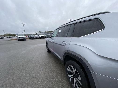 2024 Volkswagen Atlas 2.0T SE