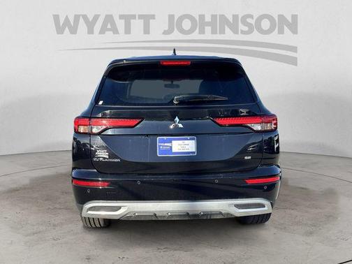 Gray 2024 Mitsubishi Outlander SE 2.5 2WD