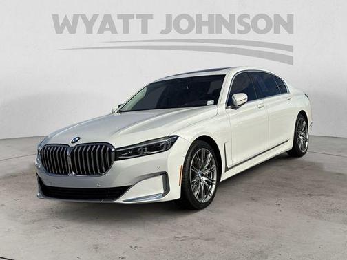 2021 BMW 740 740i