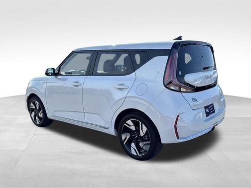 Snow White Pearl 2025 Kia Soul GT-Line