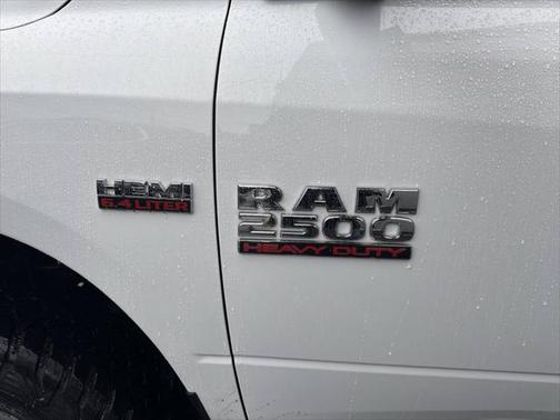 2016 RAM 2500 Tradesman 4x4 4dr Crew Cab 8 ft. LB Pickup