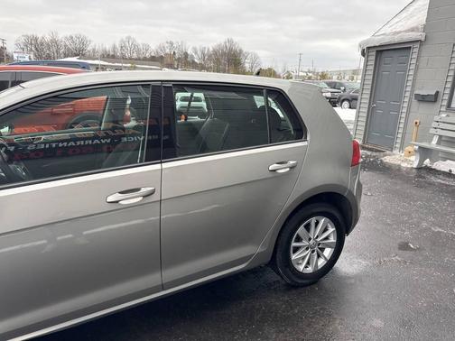 2017 Volkswagen Golf TSI S 4-Door