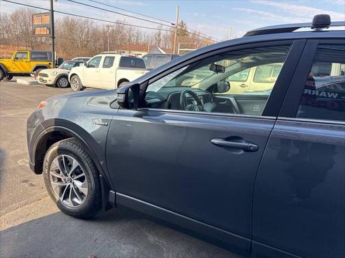 2017 Toyota RAV4 Hybrid XLE