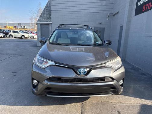2017 Toyota RAV4 Hybrid XLE