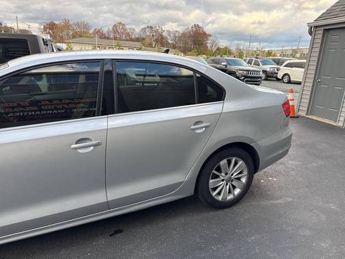 2015 Volkswagen Jetta Auto SE w/Connectivity