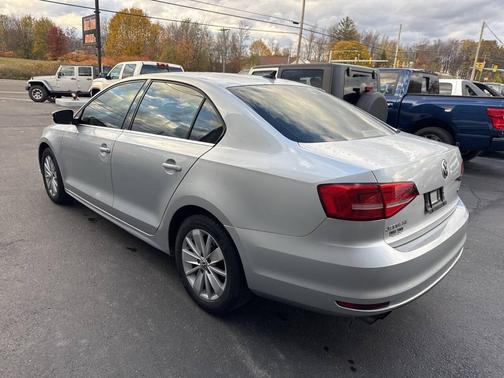 2015 Volkswagen Jetta Auto SE w/Connectivity