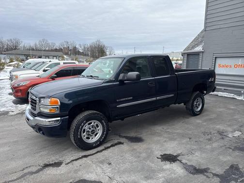 2005 GMC Sierra 2500 SLE H/D Extended Cab